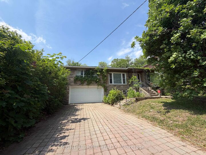 Property Photo: 36 Forest Wood ON M5N 2V9