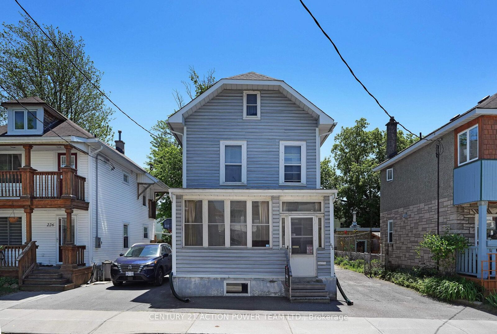 Property Photo: 222 Montfort Street ON K1L 5P4