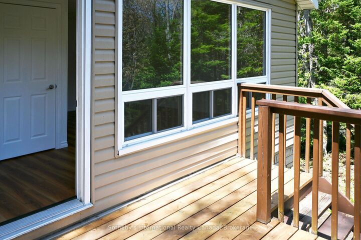 1072 Holiday Park Drive — photo 1