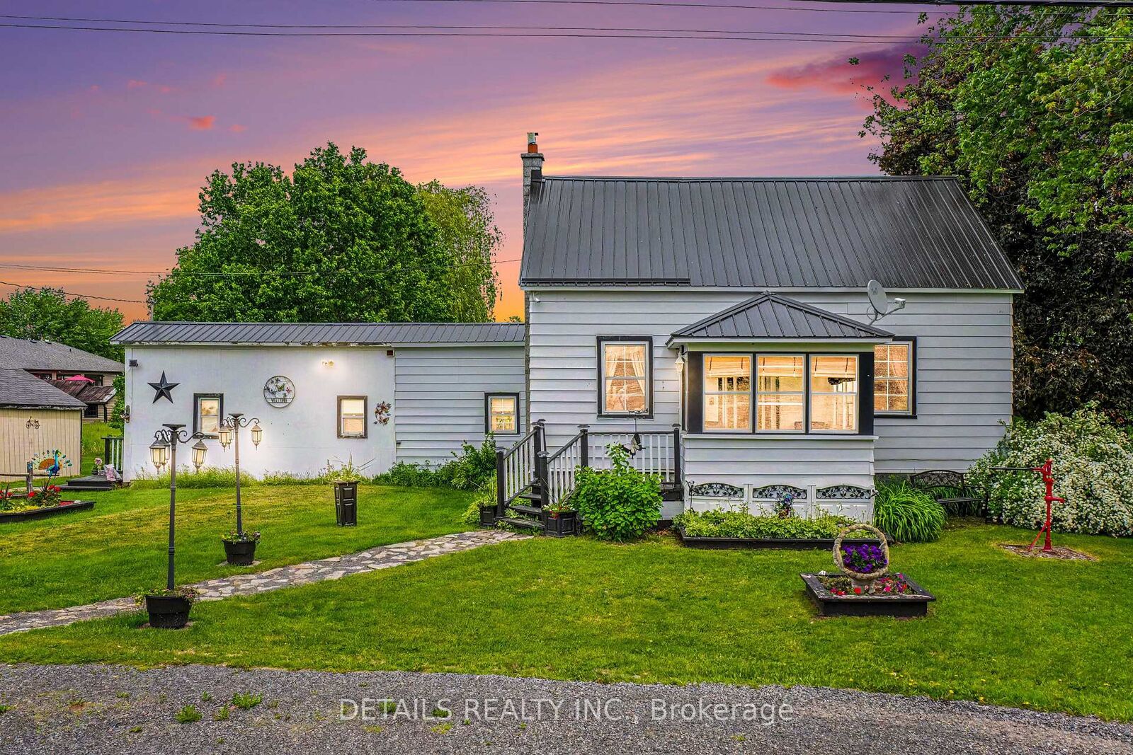 Property Photo: 243 South Gower Drive ON K0G 1J0