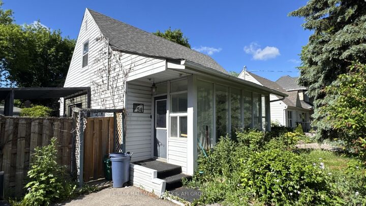 Property Photo: 54 Highland Park Boulevard ON L3T 1B3