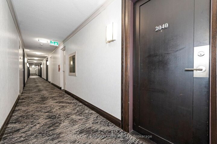 Property Photo:  35 Viking Lane 2040  ON M9B 0A2 