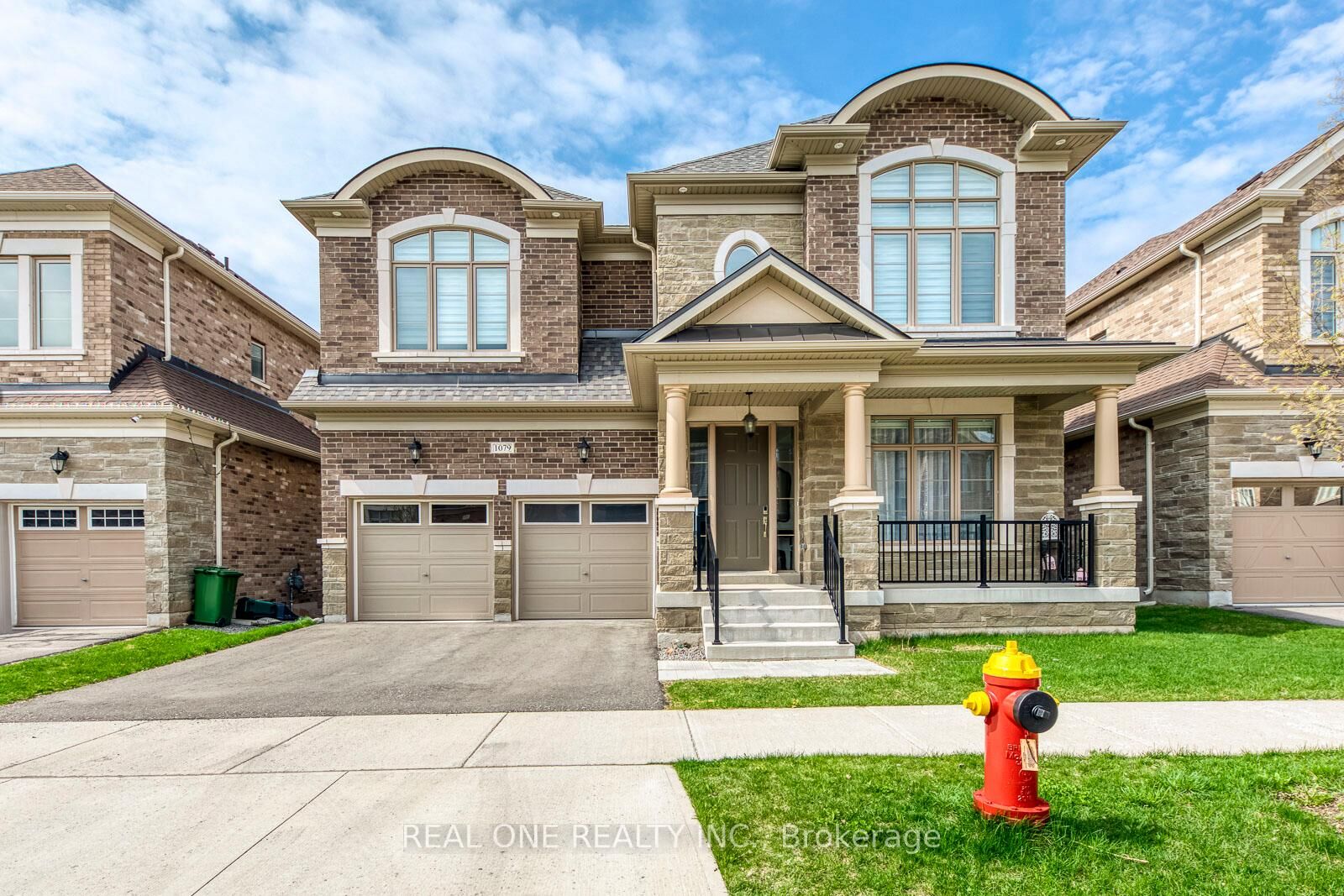 Property Photo: 1079 John Laird Circle ON L6H 3R5