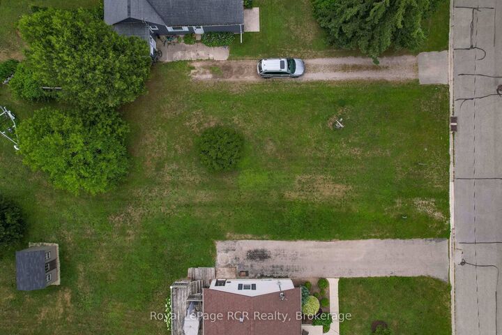 Property Photo:  395 Elgin Street  ON N2Z 2V7 