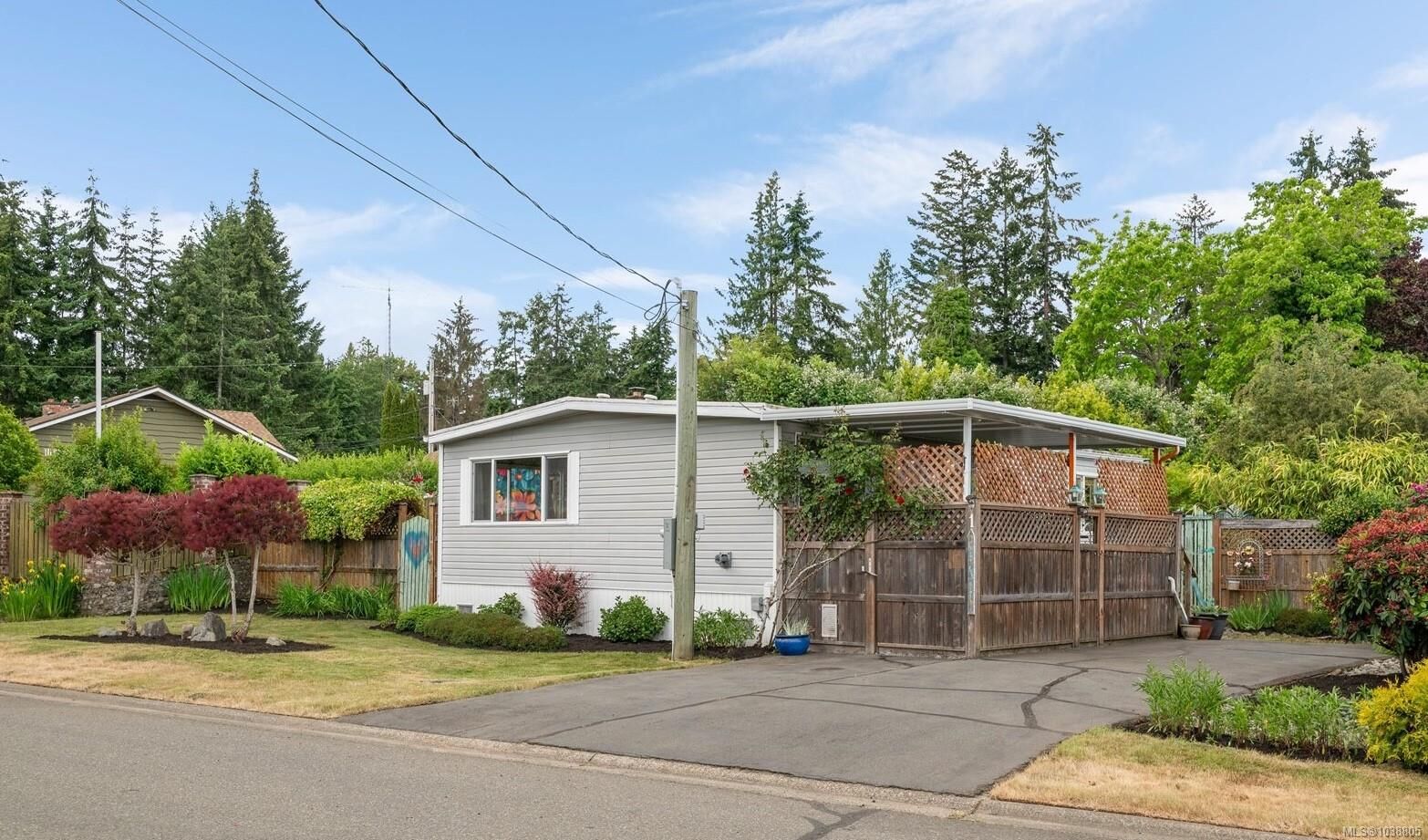 Property Photo:  129 Meridian Way #1  BC V9P 1L3 