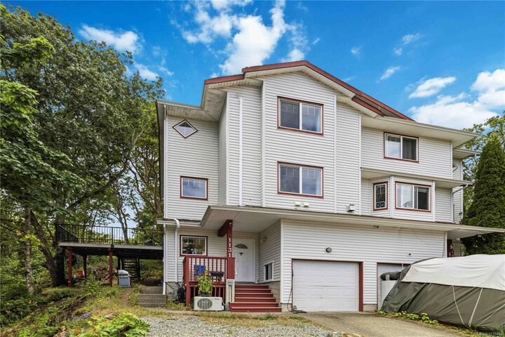 Property Photo:  1131 Donna Ave  BC V9B 2Z4 