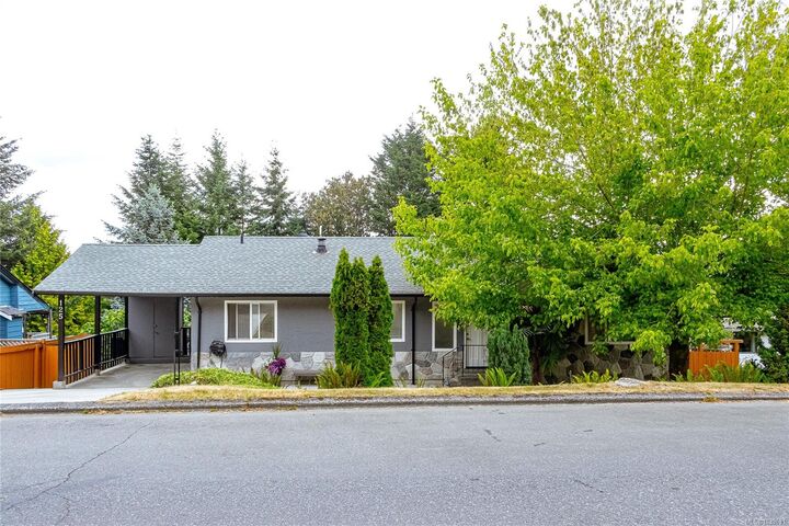 Property Photo: 125 Arbutus Cres BC V9G 1T8