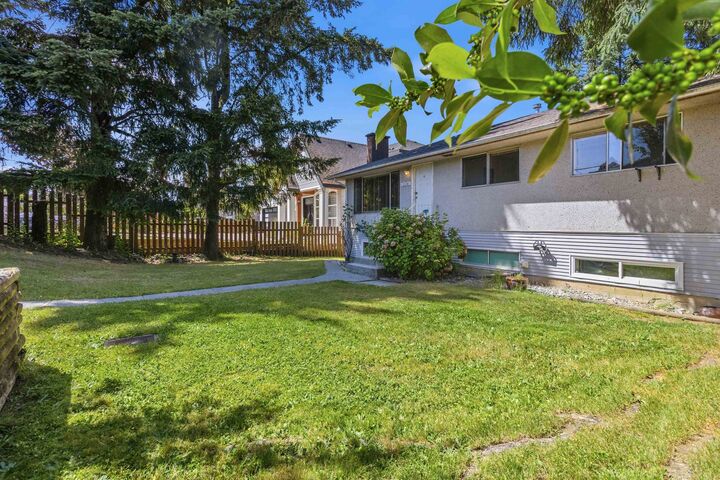Property Photo: 12301 99A Avenue BC V3V 2R3