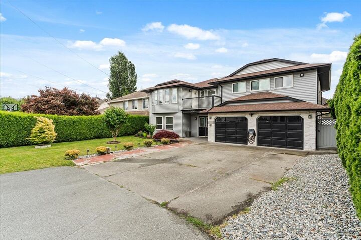 Property Photo: 34762 2nd Avenue BC V2S 8C2