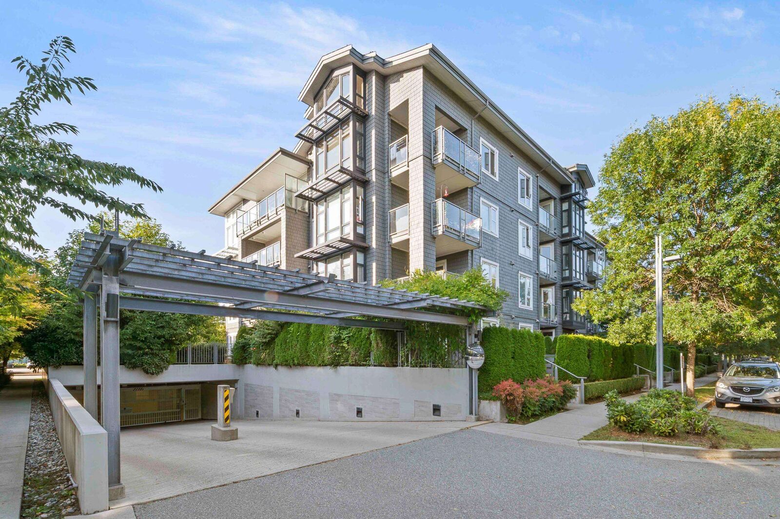 Property Photo:  550 Seaborne Place 407  BC V3B 0L3 