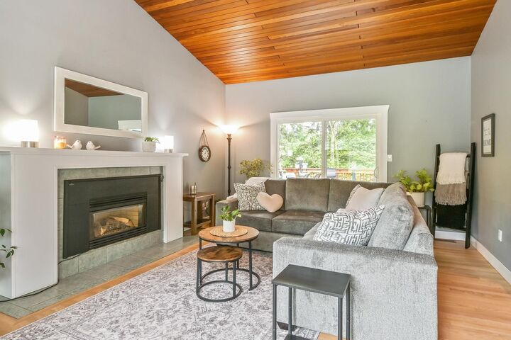Property Photo: 23913 58A Avenue BC V2Z 1A5