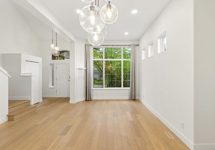 Property Photo: 122 Chestnut Court BC V3H 5G4
