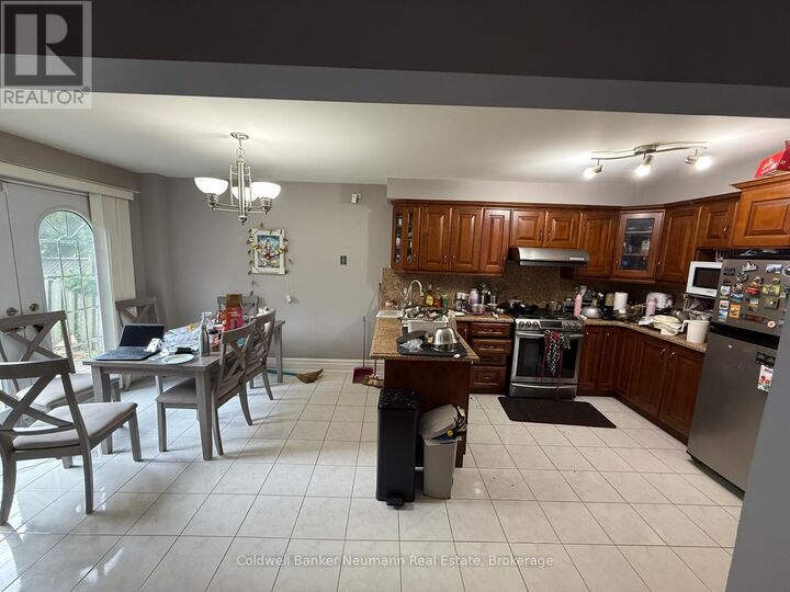 Property Photo:  4791 Wild Rose Street  ON L5M 5M7 