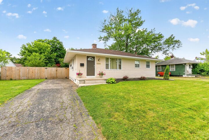 Property Photo:  2255 Fenton Street  OH 43224 