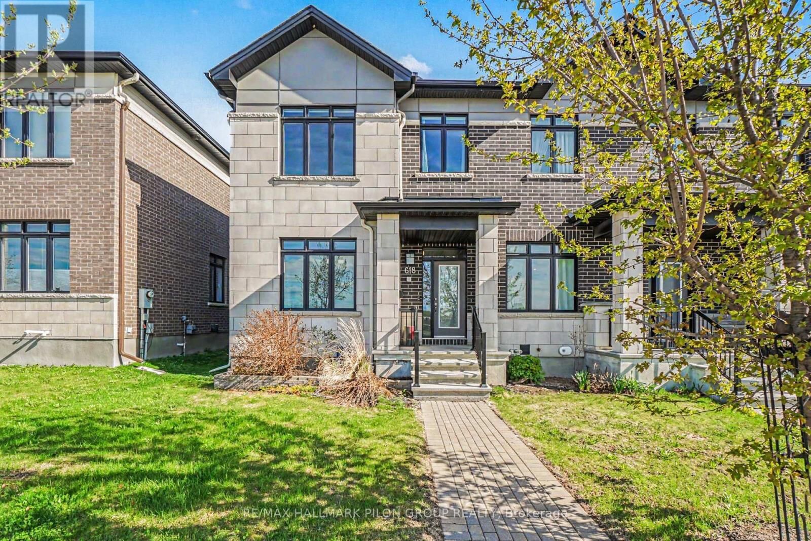 Property Photo: 618 Mikinak Road ON K1K 3X7