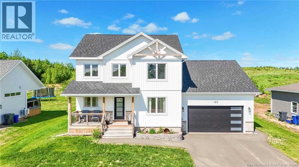 Property Photo:  123 King'S Bridge Boulevard  NB E1G 5R7 