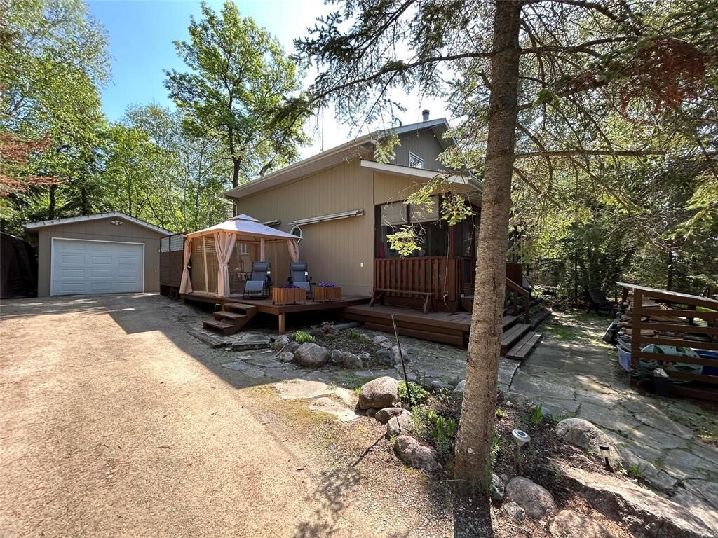 Property Photo: 80 Sherwood Street MB R0E 0C0