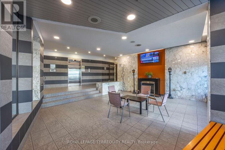 Property Photo:  5 San Romanoway 410  ON M3N 2Y4 