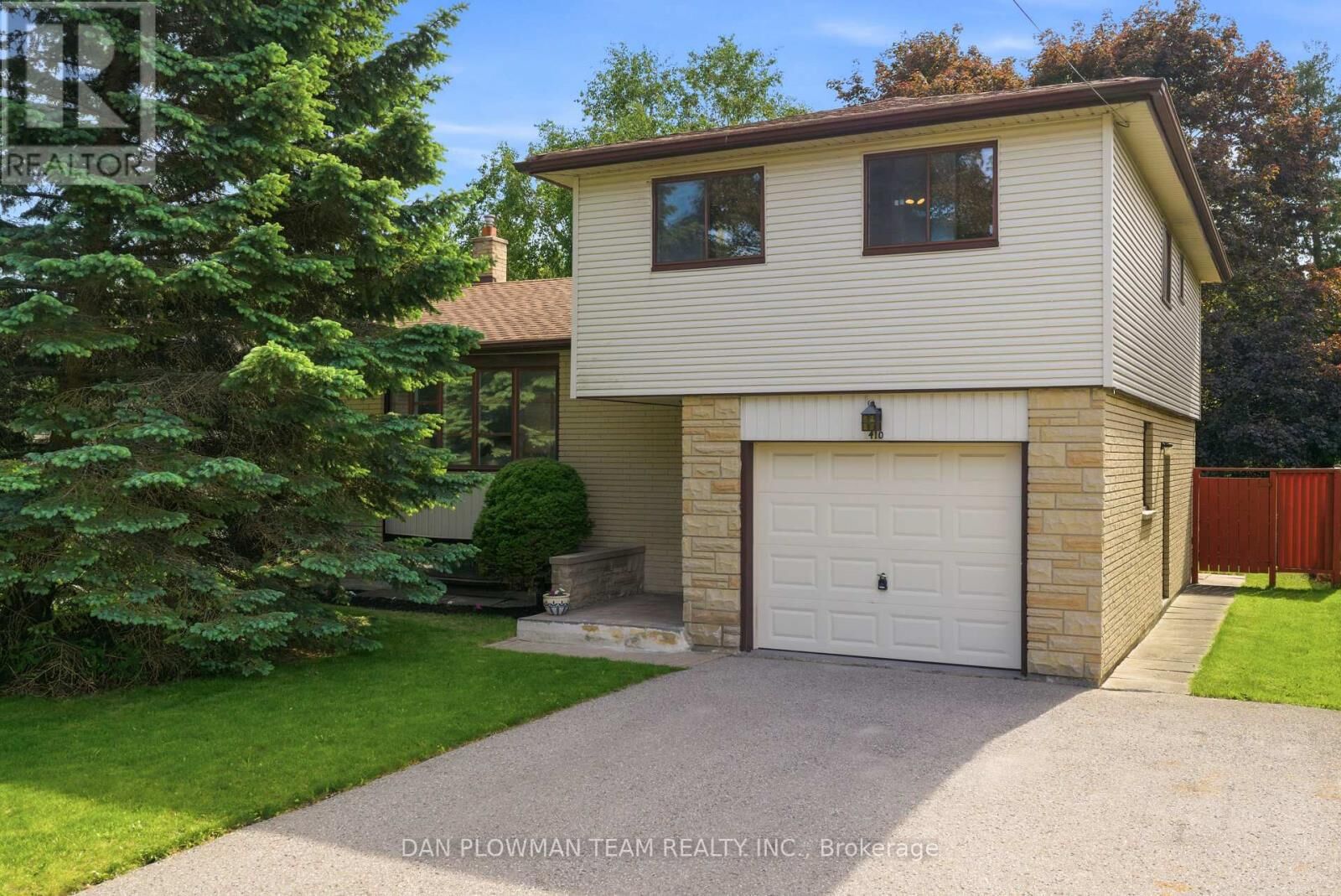Property Photo: 410 Dianne Drive ON L1H 7A6