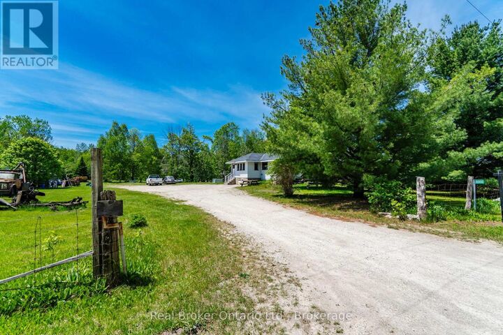 Property Photo: 6988 Con Rd 4 Road ON L0M 1M0