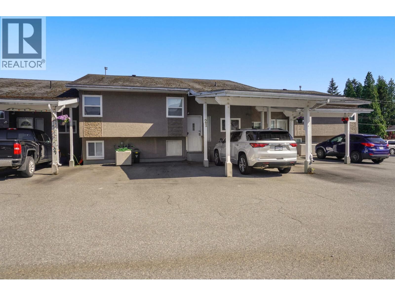 Property Photo:  486 Quatsino Boulevard 21  BC V8C 1V2 