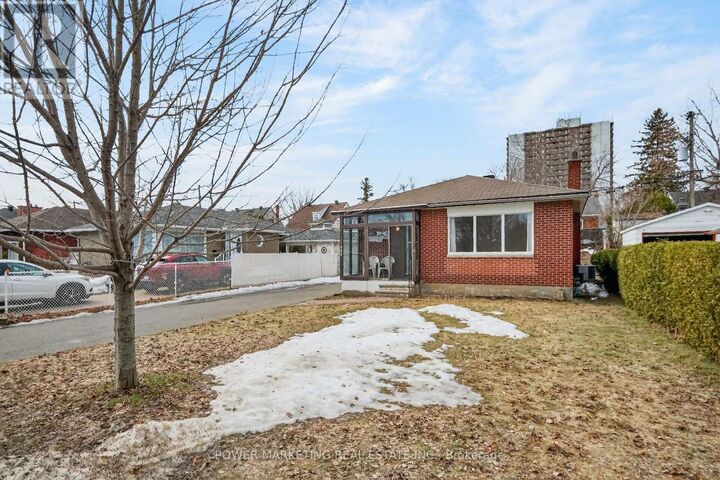 Property Photo: 944 Eve Street ON K1K 3R4