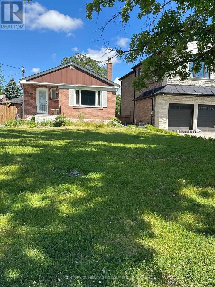 Property Photo: 127 Harding Boulevard ON L4C 1S9