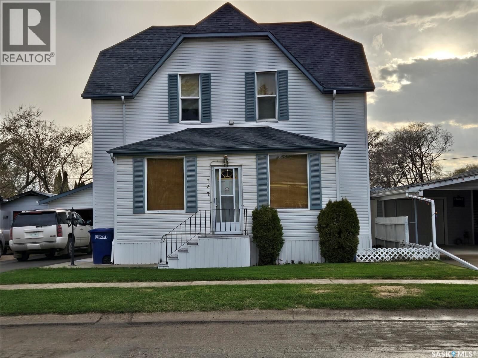 Photo de la propriété:  727 10th Street  SK S0K 2A0 