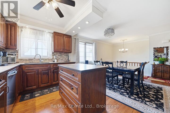 Property Photo:  20 Ferry Street  ON K8V 1S2 
