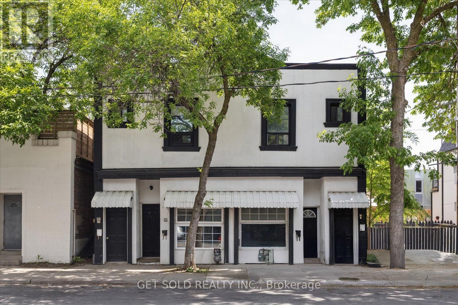 Photo de la propriété: 1089-1091 Dovercourt Road ON M6H 2X7