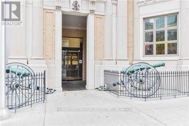 Property Photo:  426 University Avenue 2502  ON M5G 1S9 