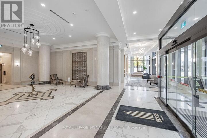 Property Photo:  36 Elm Drive West 1107  ON L5B 0N3 