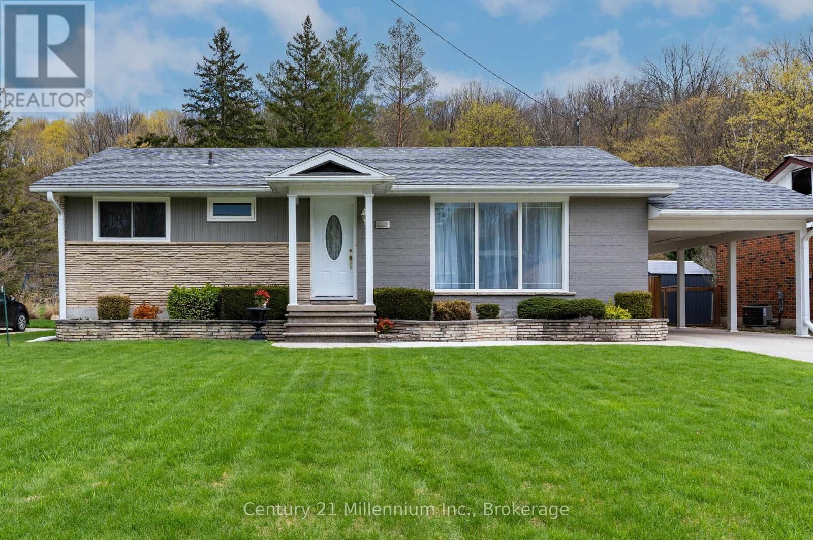 Photo de la propriété:  181 7th Avenue East  ON N4K 2W8 