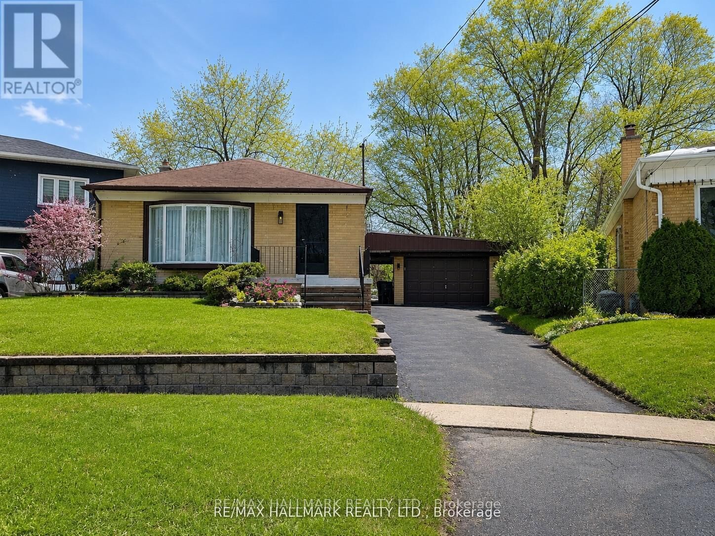 Property Photo:  56 Courton Drive  ON M1R 1K8 
