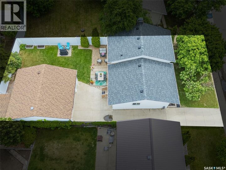 Property Photo: 162 Makaroff Road SK S7L 6J9