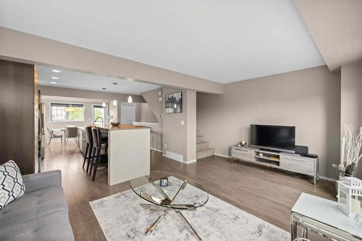 Property Photo: 20 Ancaster Gate MB R3Y 0K1