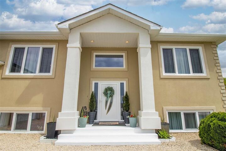 Property Photo: 134 Carleton Drive MB R5G 0W4
