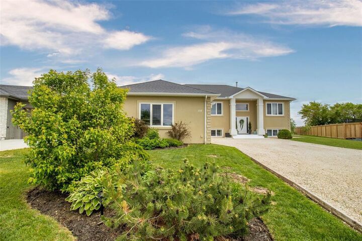 Property Photo: 134 Carleton Drive MB R5G 0W4