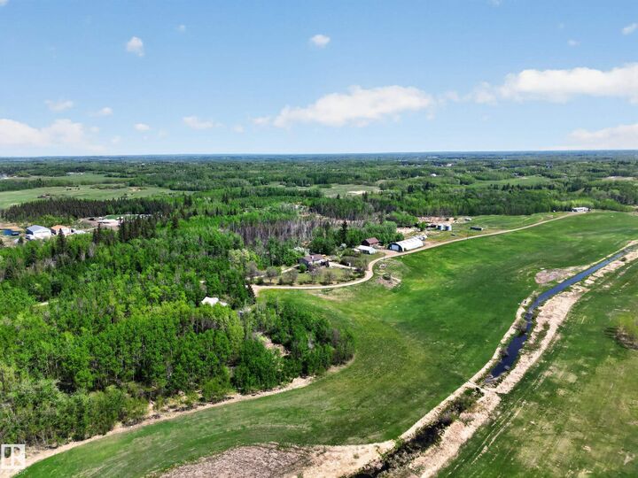 Property Photo:  52073 Hwy 21  AB T8B 1J4 