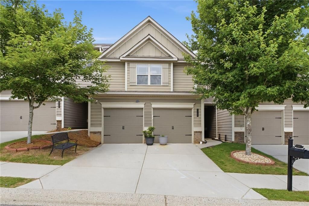 Property Photo:  3367 Castleberry Village Circle  GA 30040 