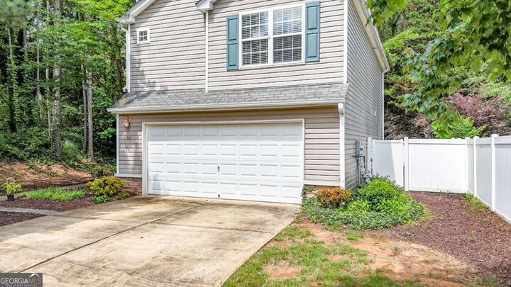 Property Photo: 511 W Oaks Drive GA 30188