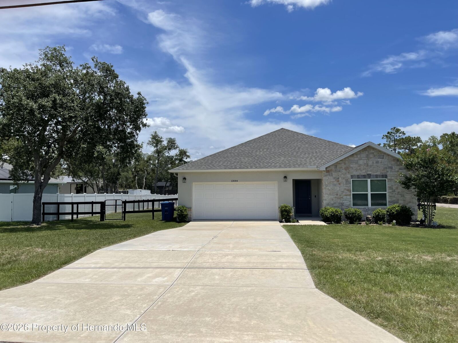 Property Photo: 13084 Motmot Road FL 34614