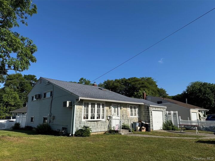 Property Photo:  5 Lion Lane  NY 11703 