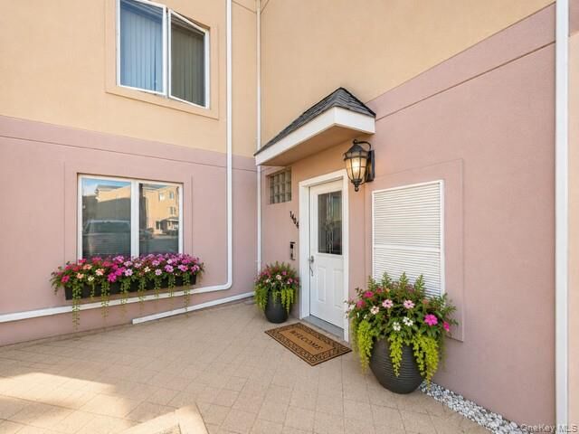Property Photo: 1404 Outlook Avenue 1 NY 10465