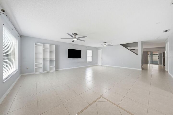 Property Photo: 10048 Ian Street FL 32825