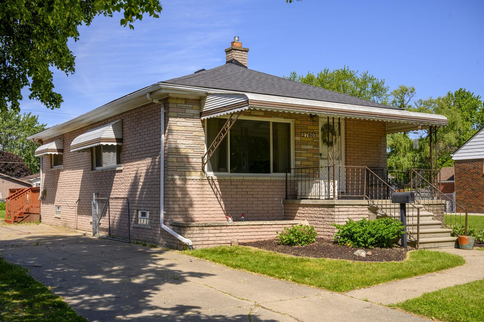Property Photo: 27803 Ruehle Street MI 48081
