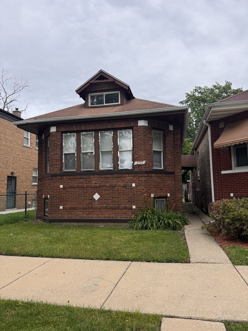 Property Photo:  8529 S May Street  IL 60620 