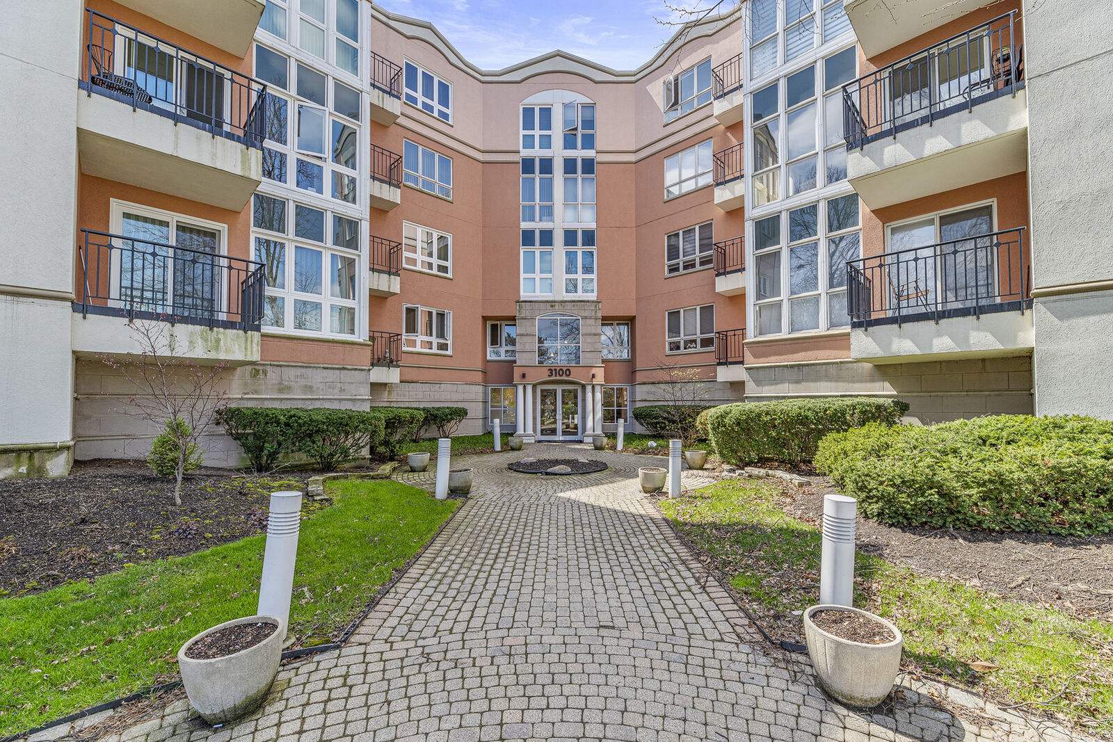 Property Photo: 3100 Lexington Lane 201 IL 60026
