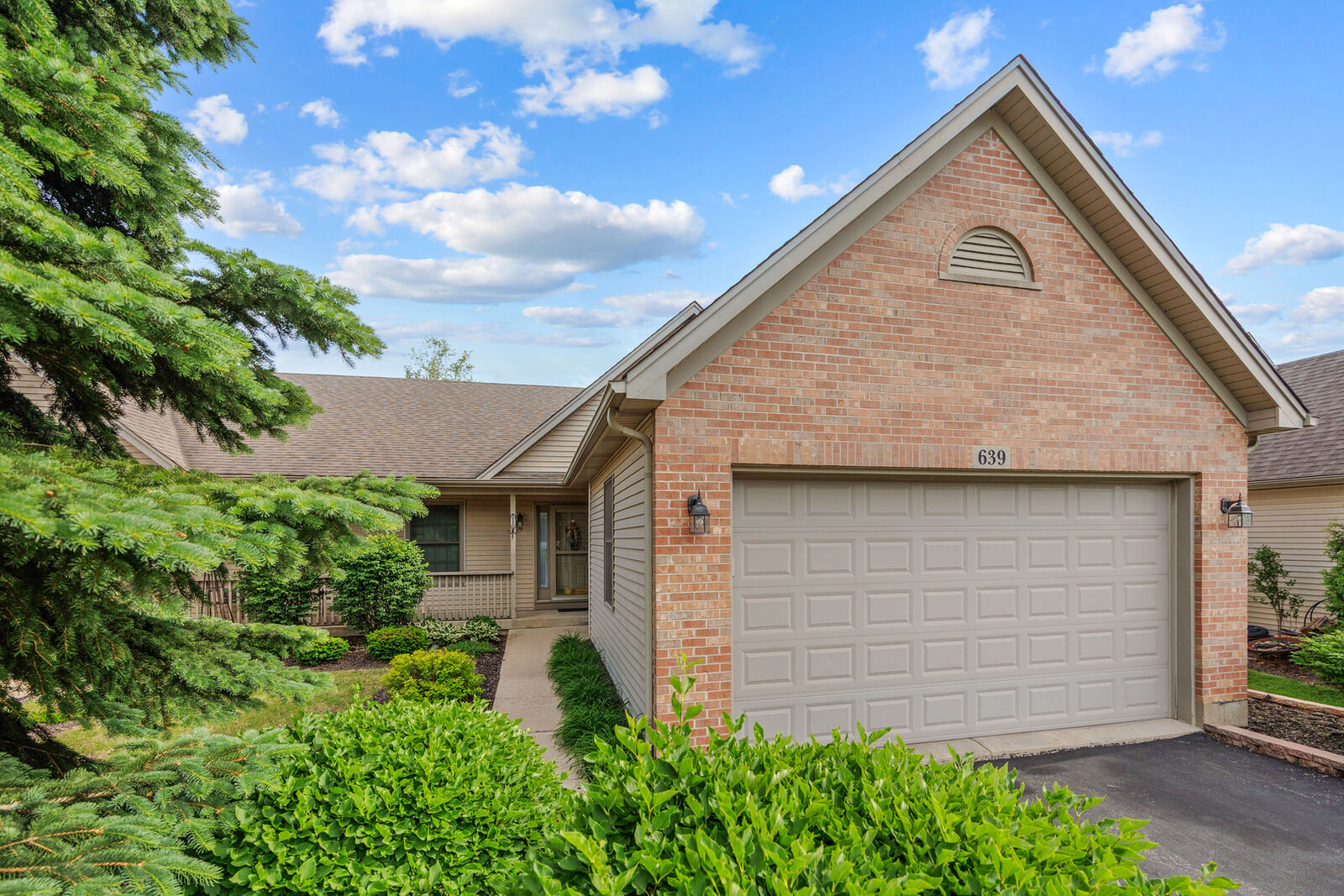 Property Photo: 639 Hampshire Drive IL 60140