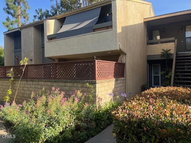 Property Photo:  221 Rosewood Street  CA 93001 